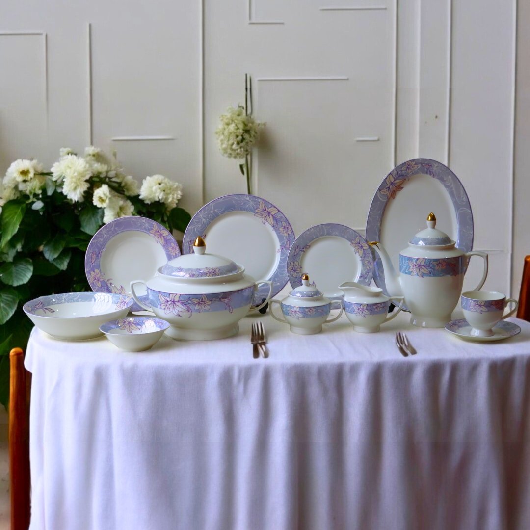 61-Pcs Dinner Set Fine Bone China Elegant Blue designed Floral Patterns ( U Shape) DC# 537A